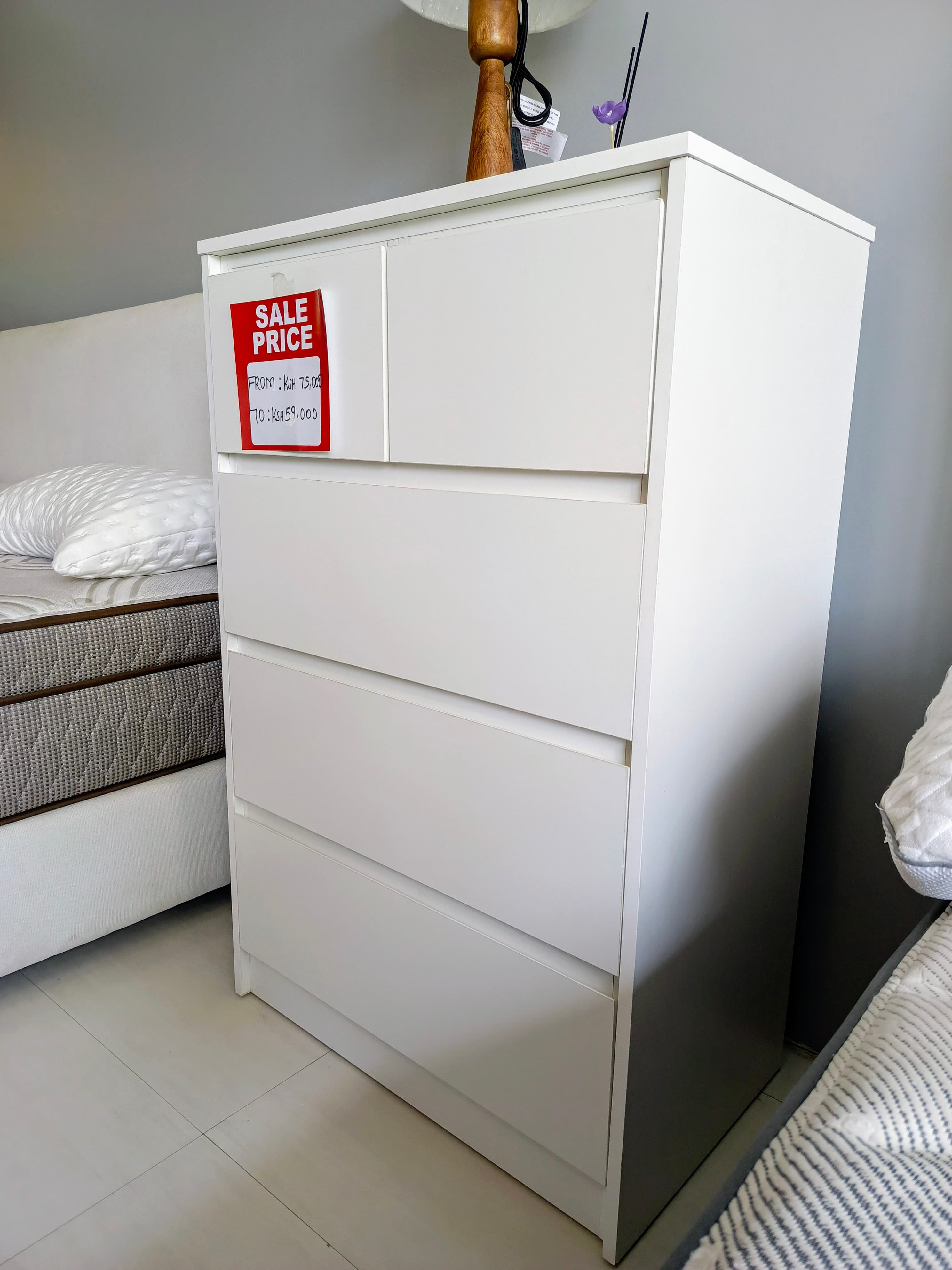 Chest of drawers
